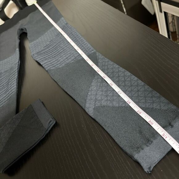 SPANX very black Look At Me Now seamless moto leggings XS new - Picture 8 of 12